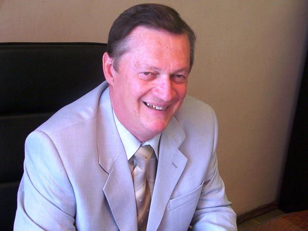 Консультант Виктор Бахирев