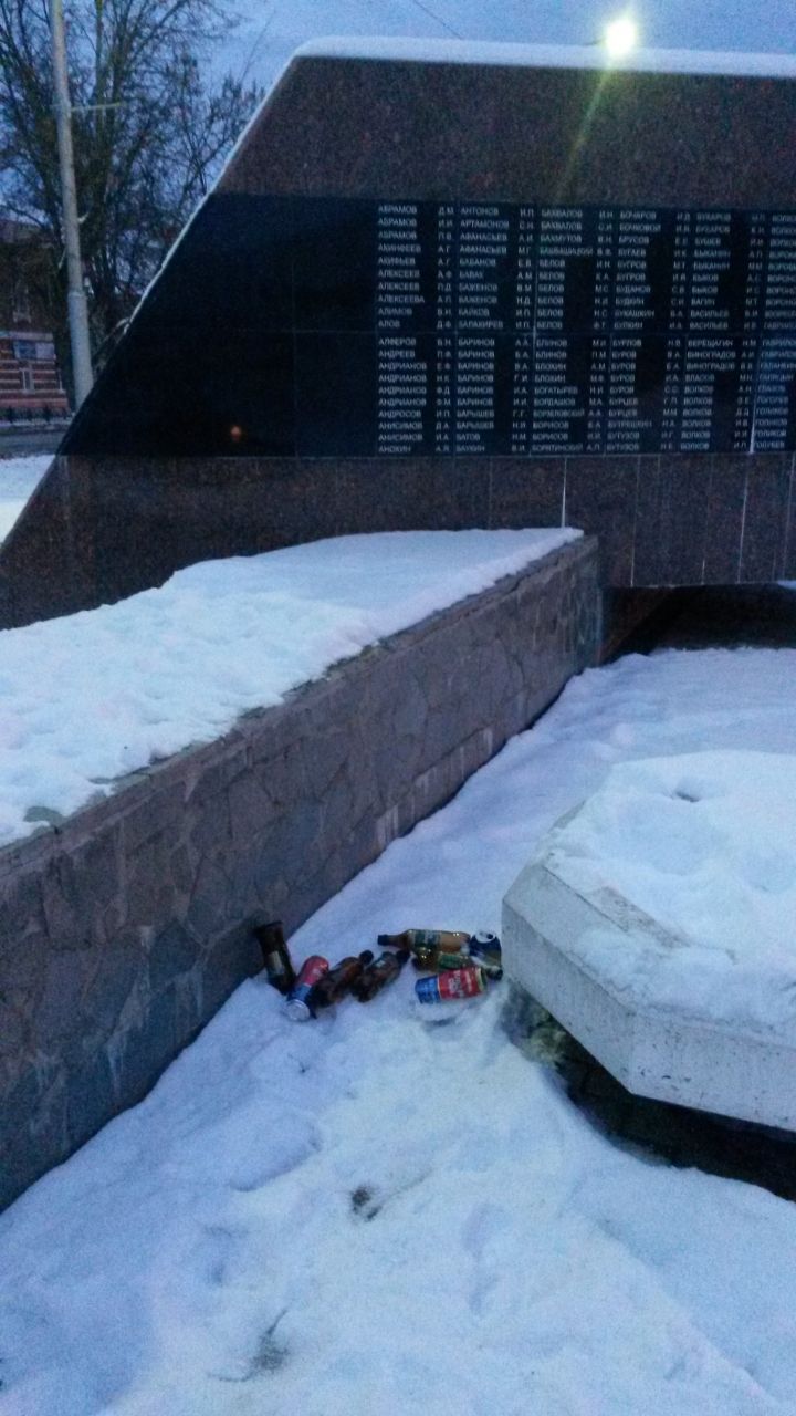 Крепкий снег дряблого хозяйственника