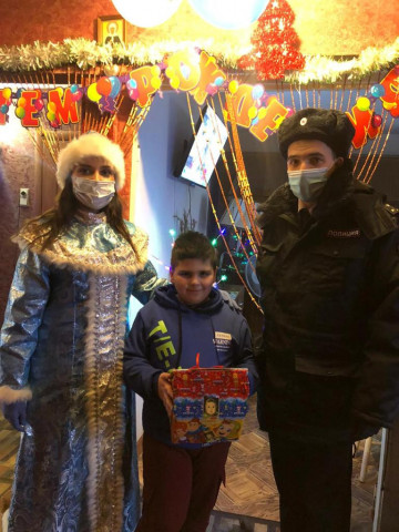 Волоколамские полицейские переоделись в Дедов Морозов