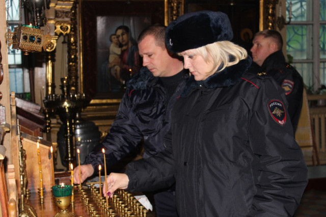 Волоколамские полицейские почтили память погибших коллег