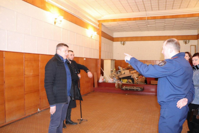 Глава Волоколамского округа осмотрел бывшую музыкальную школу