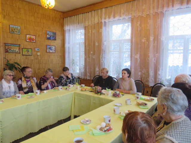 Для центра "Надежда" купили баян