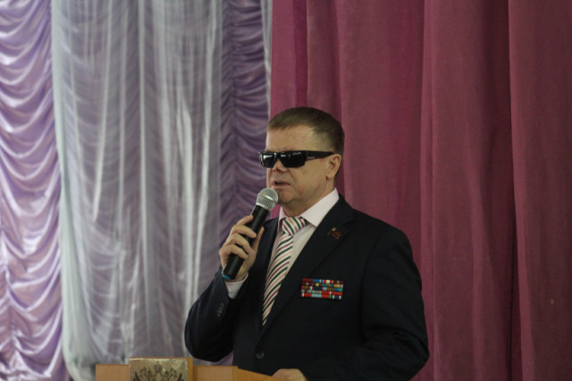 Депутат-"афганец" Владимир Вшивцев встретился с волоколамскими школьниками