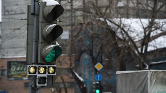 Новые 100 светофоров заработали в Московской области