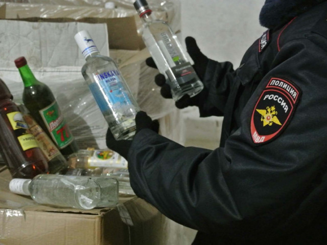 Полиция борется с торговлей "палёной" водкой