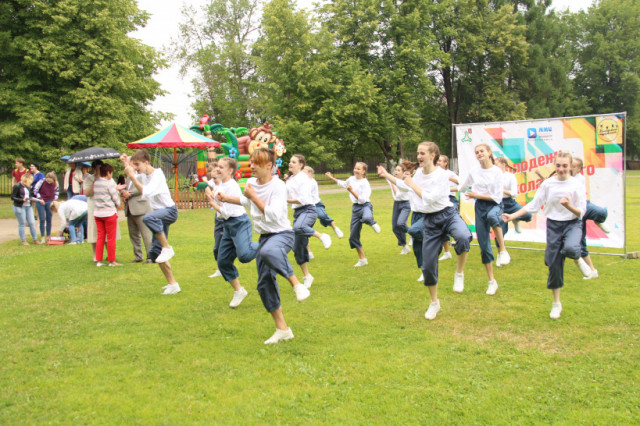 Спортивная часть Дня молодёжи прошла на городском стадионе