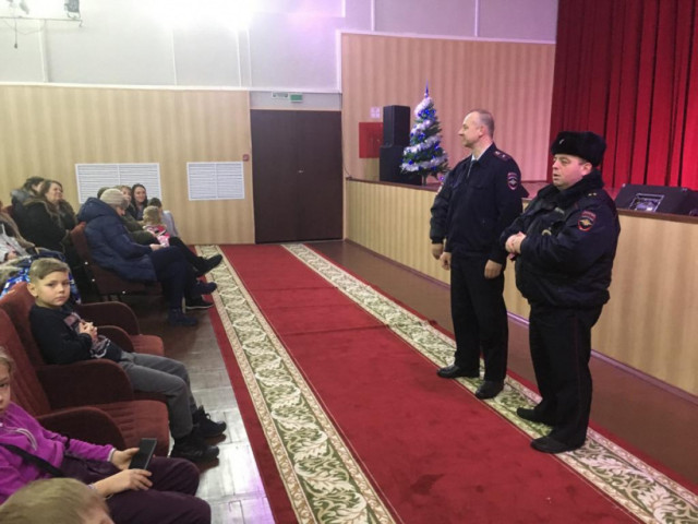 Волоколамские участковые отчитались перед населением