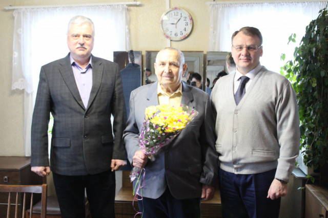 Двоих юбиляров-долгожителей поздравил глава района