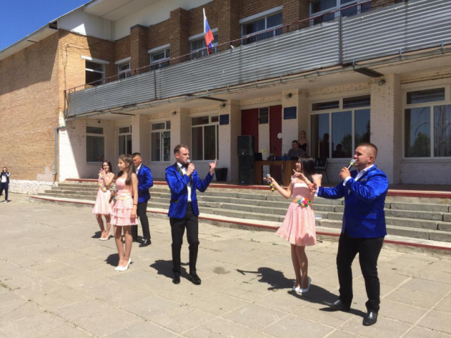 К соседям пришёл «Апрель»