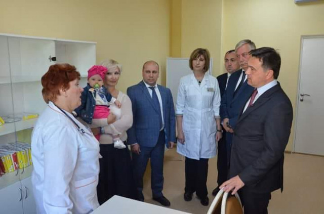 Подмосковные врачи начали получать надбавку к зарплате 32 тысячи рублей