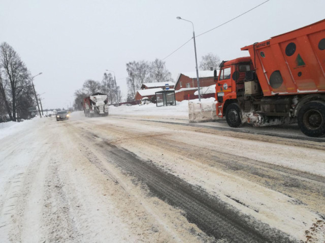 Более 3500 единиц дорожной техники работает сейчас в Подмосковье