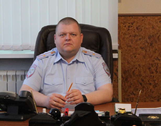 Начальник ГИБДД Алексей Егоров провёл брифинг о маленьких пассажирах