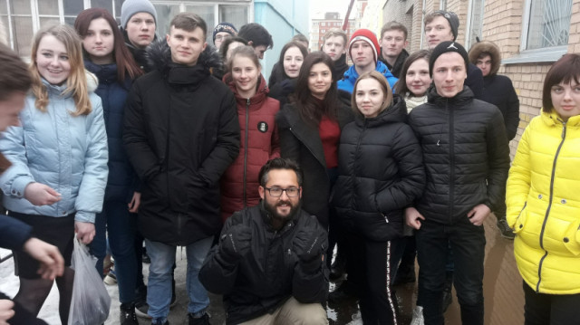 Американец разрисует стену дома в Волоколамске в стиле мурал-арт