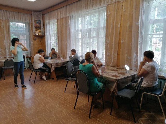 В центре "Надежда" прошли занятия по фейсфитнесу