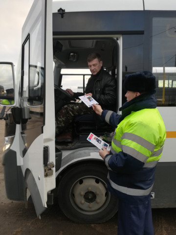Волоколамские автоинспекторы проверили автобусы  Волоколамского ПАТП