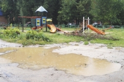 Лужа вместо парковки