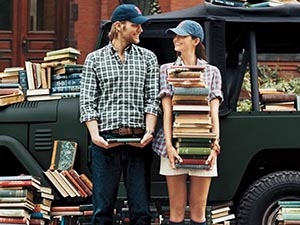 24 машины с книгами