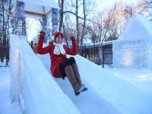 Двухуровневая ледяная горка