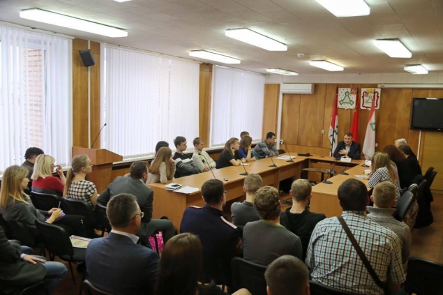 Глава района провел встречу с молодежными активистами
