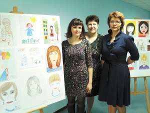 Школьники нарисовали мам