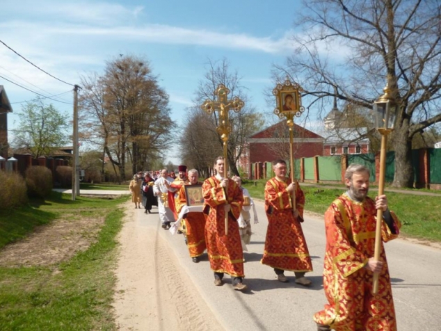 В Яропольце прошли крестным ходом