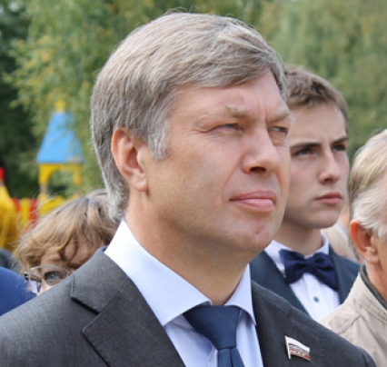 Дела сильнее слов. Русских Алексей - выбор большинства