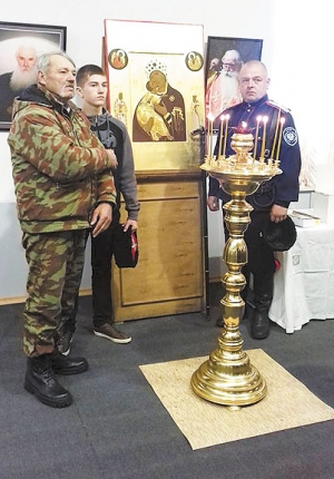 Художников потеснили
