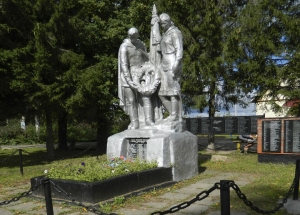 К 75-летию Битвы под Москвой обновляют братские могилы