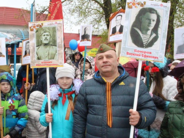 Бессмертный полк прошагал по улицам Осташёво