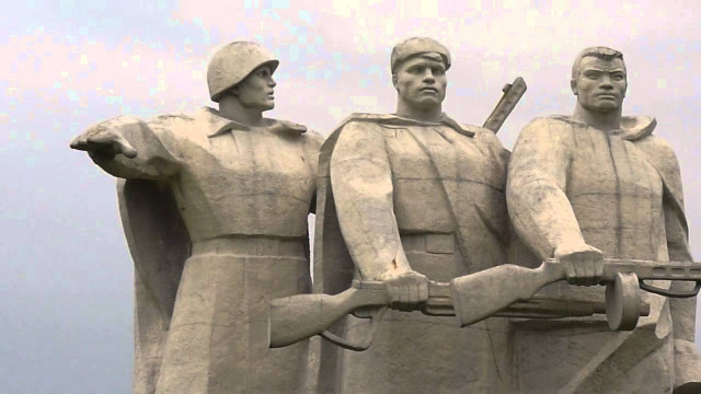 Следователи начали проверку после сюжета РЕН ТВ об изуродованном памятнике панфиловцам