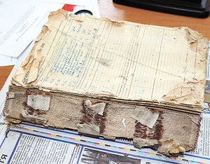 Пожарные нашли клад со старинными документами