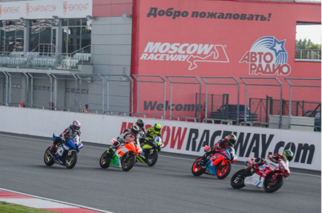 Третий этап чемпионата по мотогонкам «Российский супербайк» прошел в Волоколамском районе
