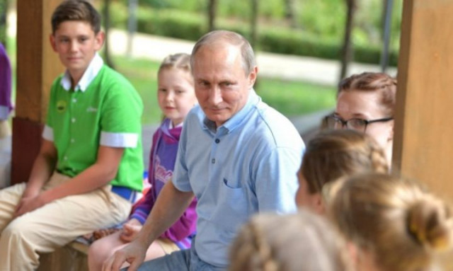 Школьники готовятся задать Путину глобальные вопросы во время «Недетского разговора»