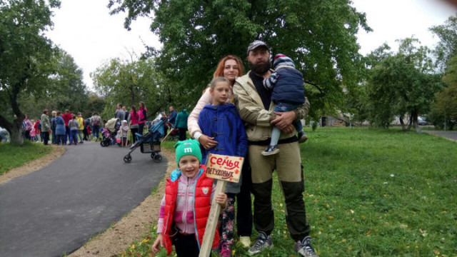 В поселке Сычево появился семейный яблоневый сад