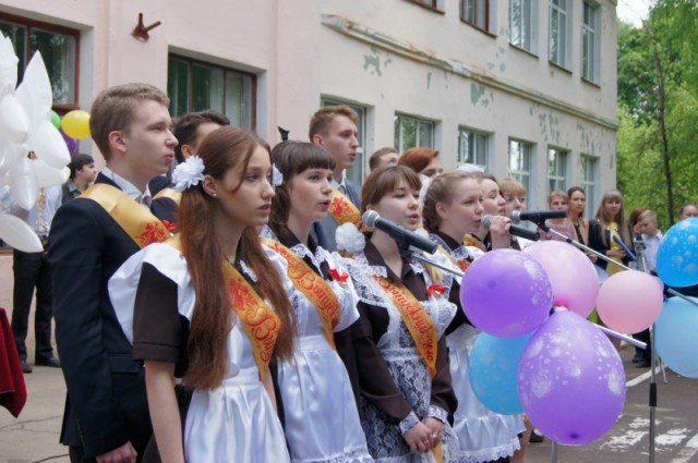 Последние звонки прозвенели в школах Волоколамского района