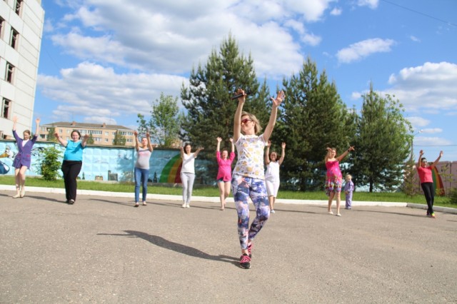 Будущие мамочки сделали зарядку