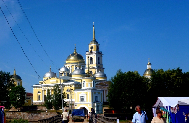 Нило - Столобенская пустынь. Полуостров деревни Светлица и остров Столобный, на котором находится монастырь сейчас соединяет мос