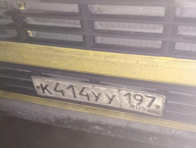 В Ядрово прямо сейчас активисты задержали ночной завоз мусора