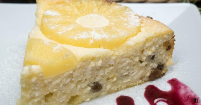 Творожная запеканка с изюмом