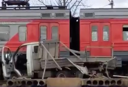 Волоколамская электричка протаранила "Газель"