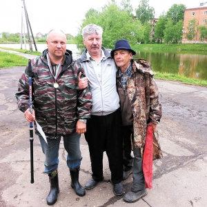 За рыбу – удочки и стулья