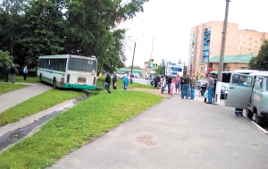 Подробности странного ДТП с автобусом в районе "Поликлиники"