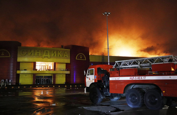 Число пострадавших на пожаре в ТЦ «Синдика» в Москве возросло до трех