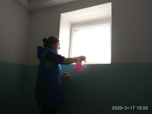 В Волоколамске проводят дезинфекцию подъездов