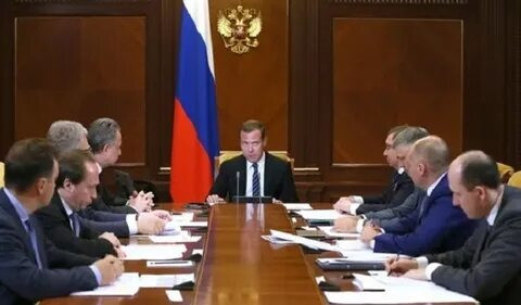Отставка правительства ненадолго снизила курс рубля