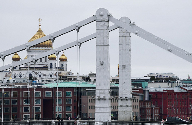 Баржа повредила Крымский мост