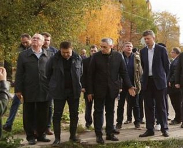 Петя и автовышка
