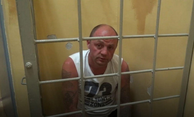 Вооружённый бандит ворвался с ножом в дом в деревне Ремягино