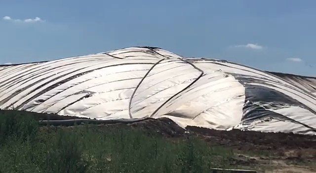 В Ядрово надулась мембрана от избытка свалочного газа