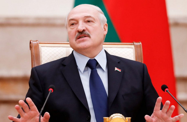 Лукашенко усидел